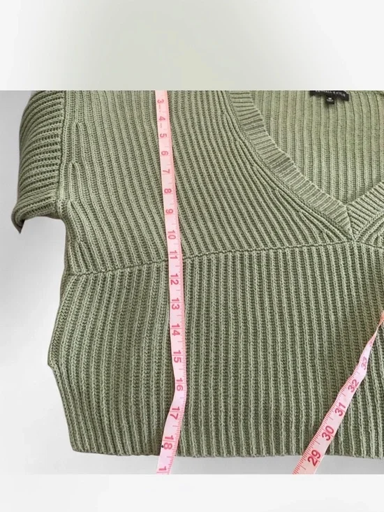 Preppy Minimalist Size M Olive Ribbed Cropped Sweater - Women - Picture 4 of 7